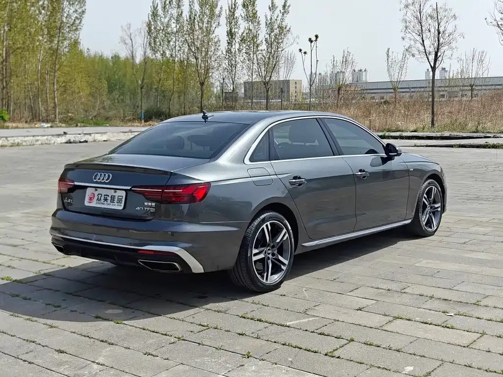 Audi A4L 2022 из CN, фото 8