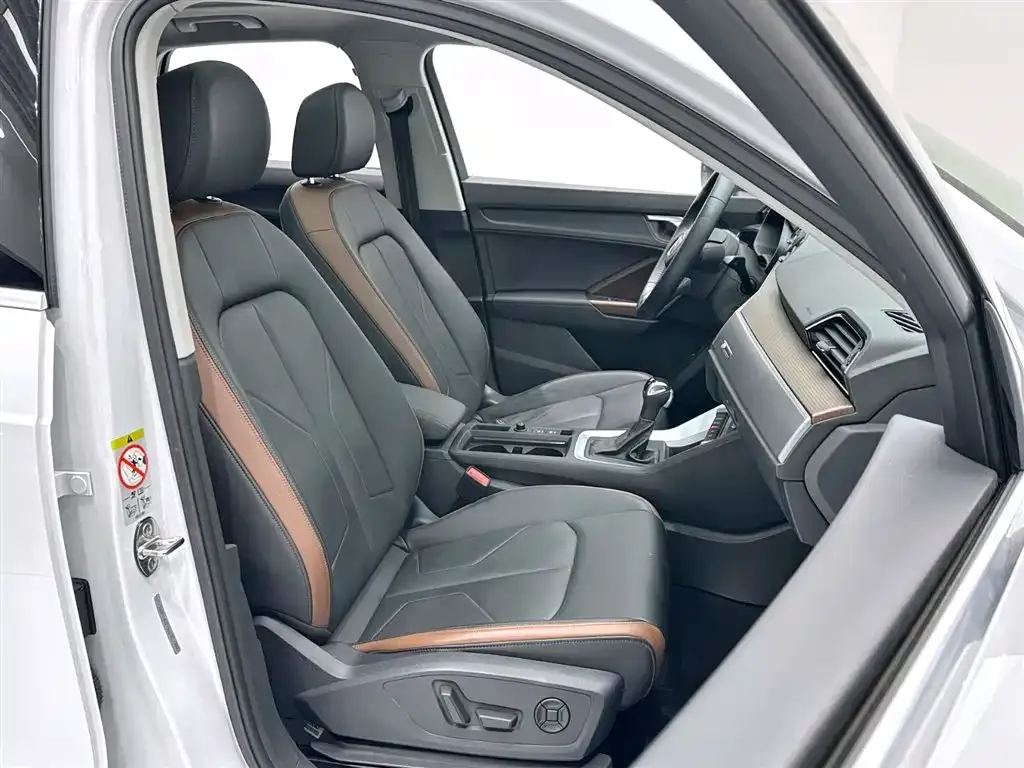 Audi Q3 2021 из CN, фото 4