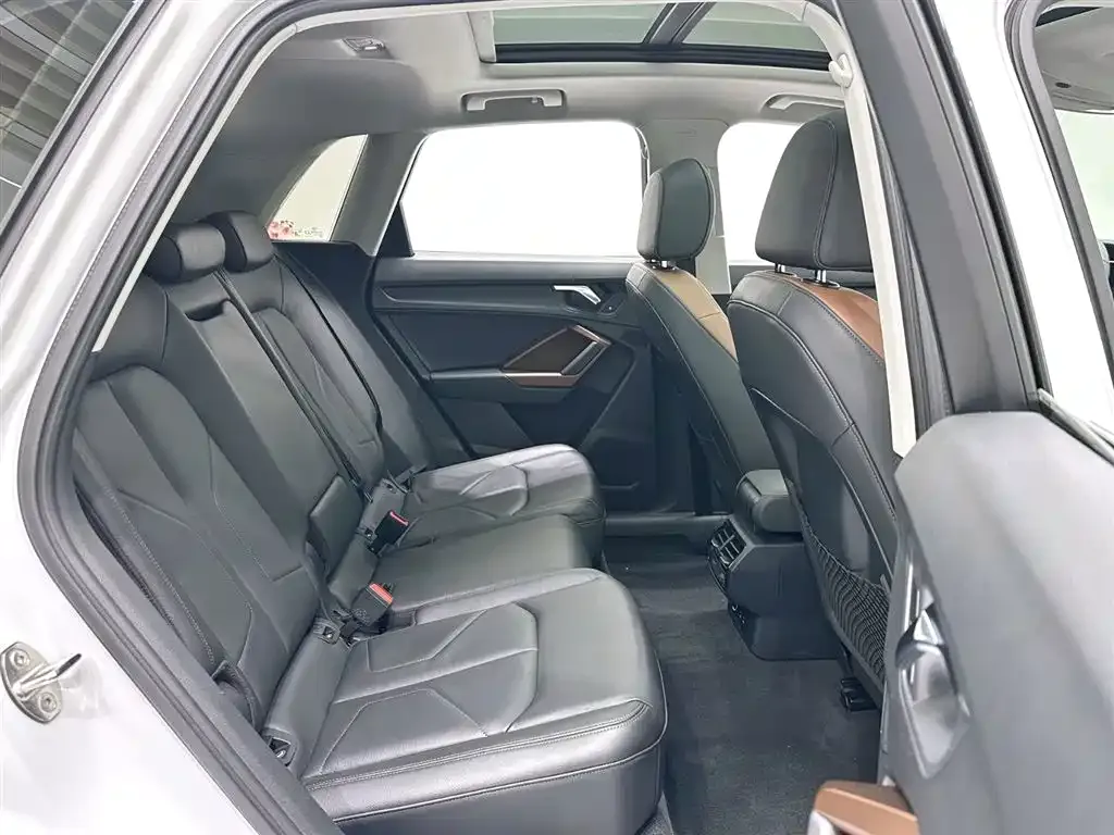 Audi Q3 2021 из CN, фото 7