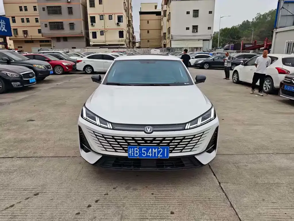 Changan Eado — фото 10