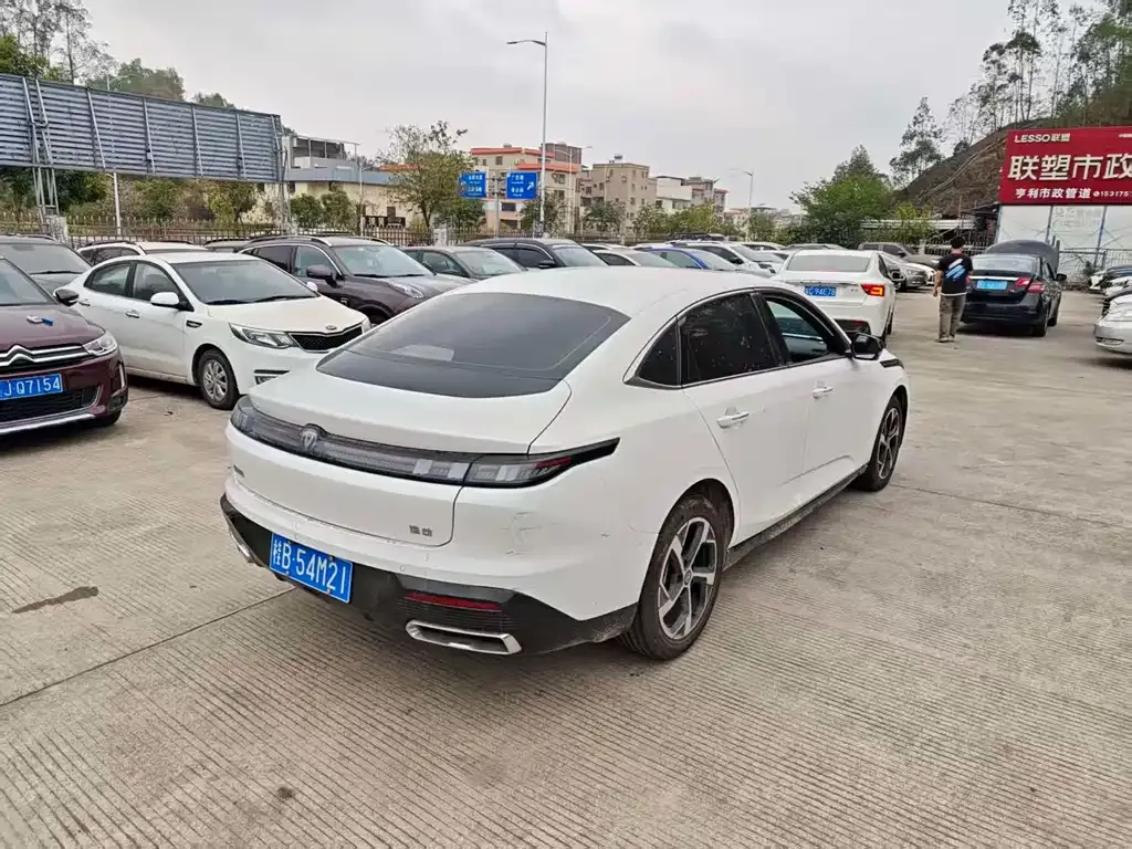 Changan Eado — фото 5
