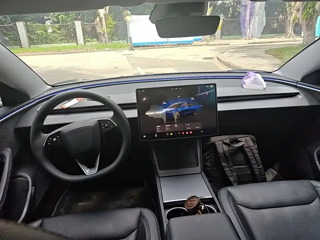 Tesla Model 3 — фото 10