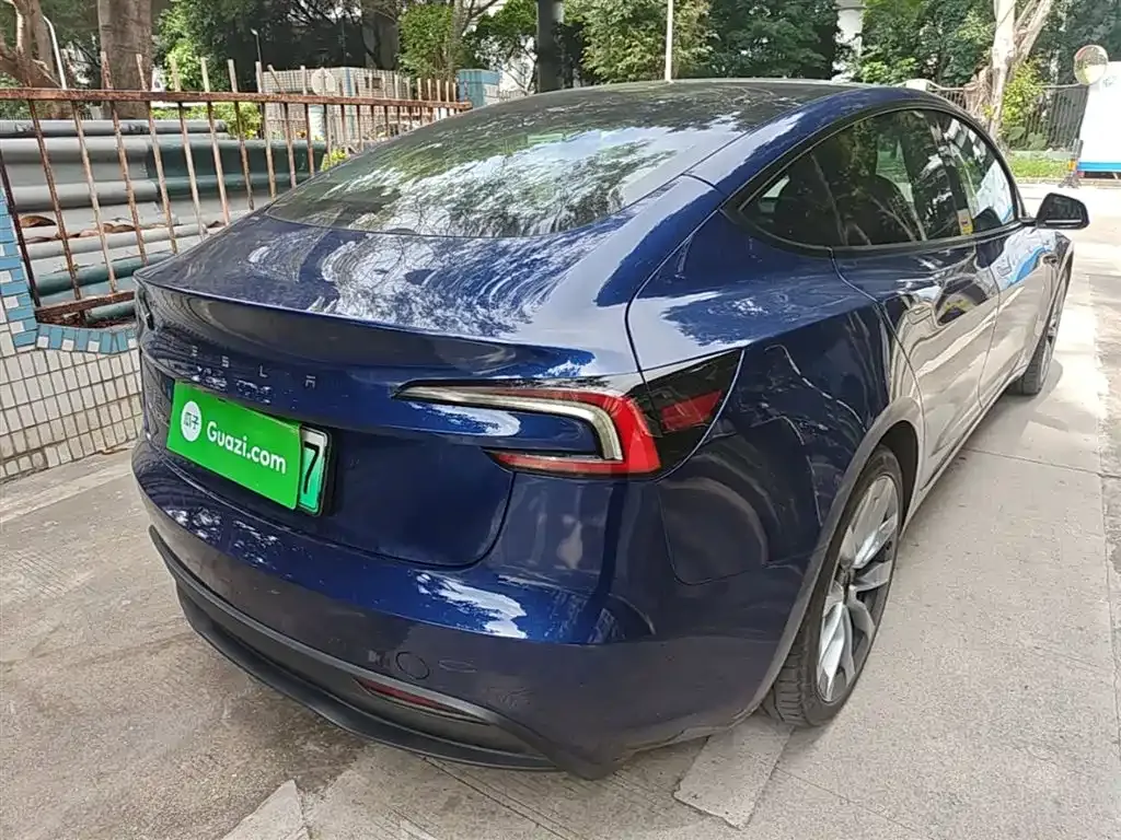 Tesla Model 3 — фото 9
