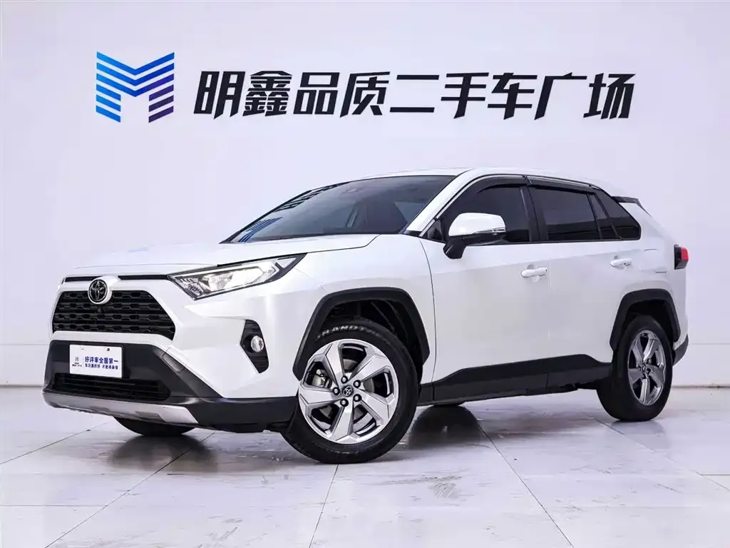 Toyota RAV4 — фото 7