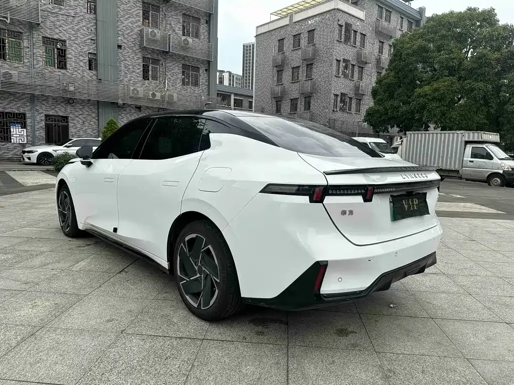 Lynk & Co 07 EM-P 2024 из CN, фото 9