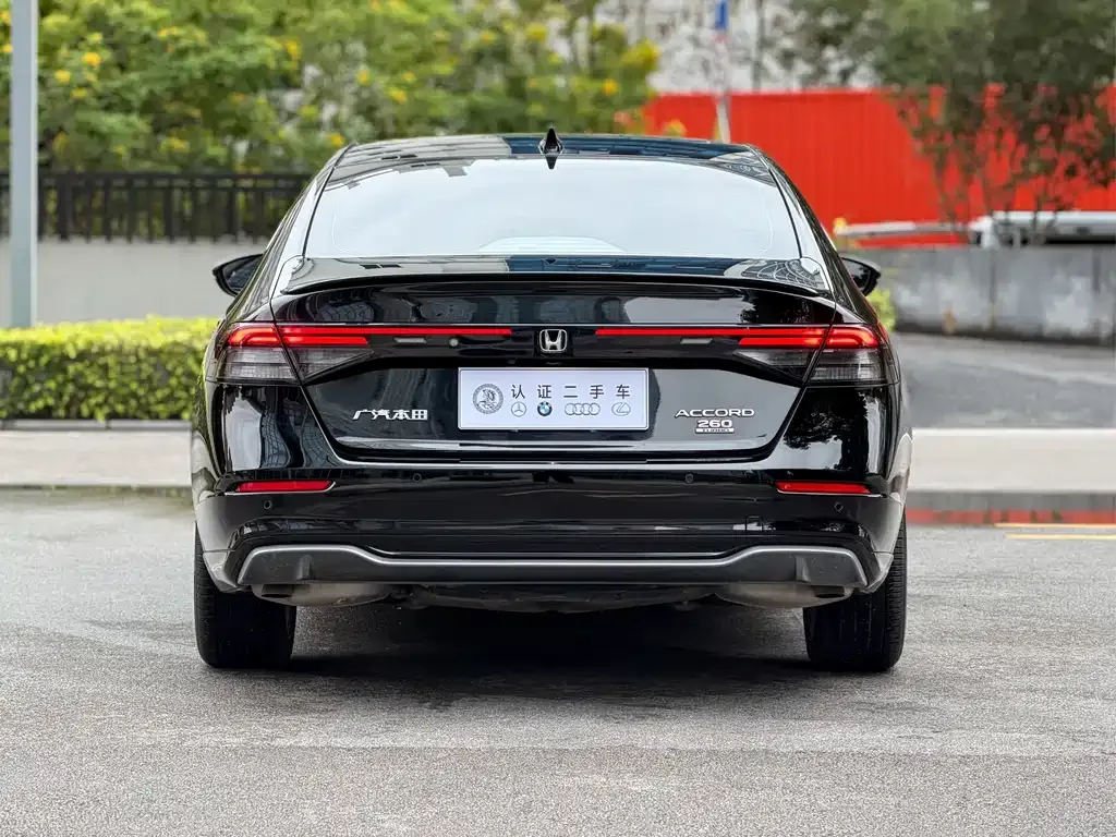 Honda Accord — фото 8