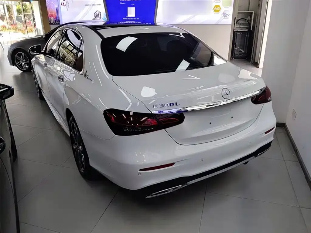 Mercedes-Benz E-Class 2023 из CN, фото 10