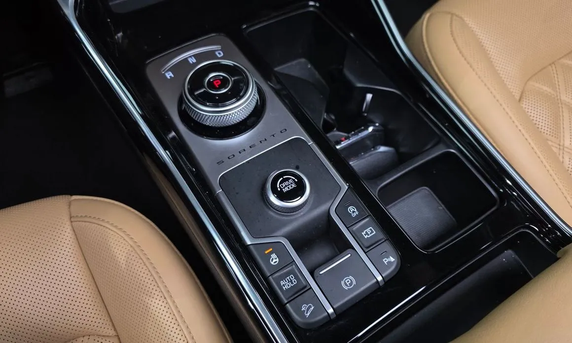 Kia Sorento — фото 10