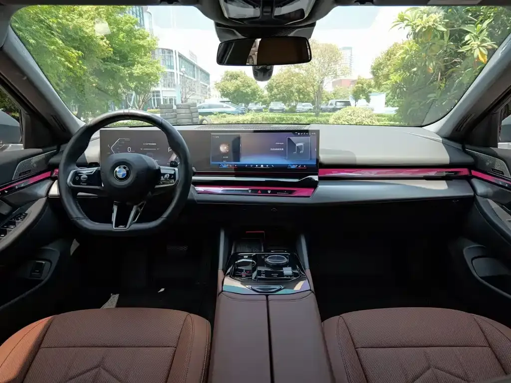 BMW 5 Series — фото 10