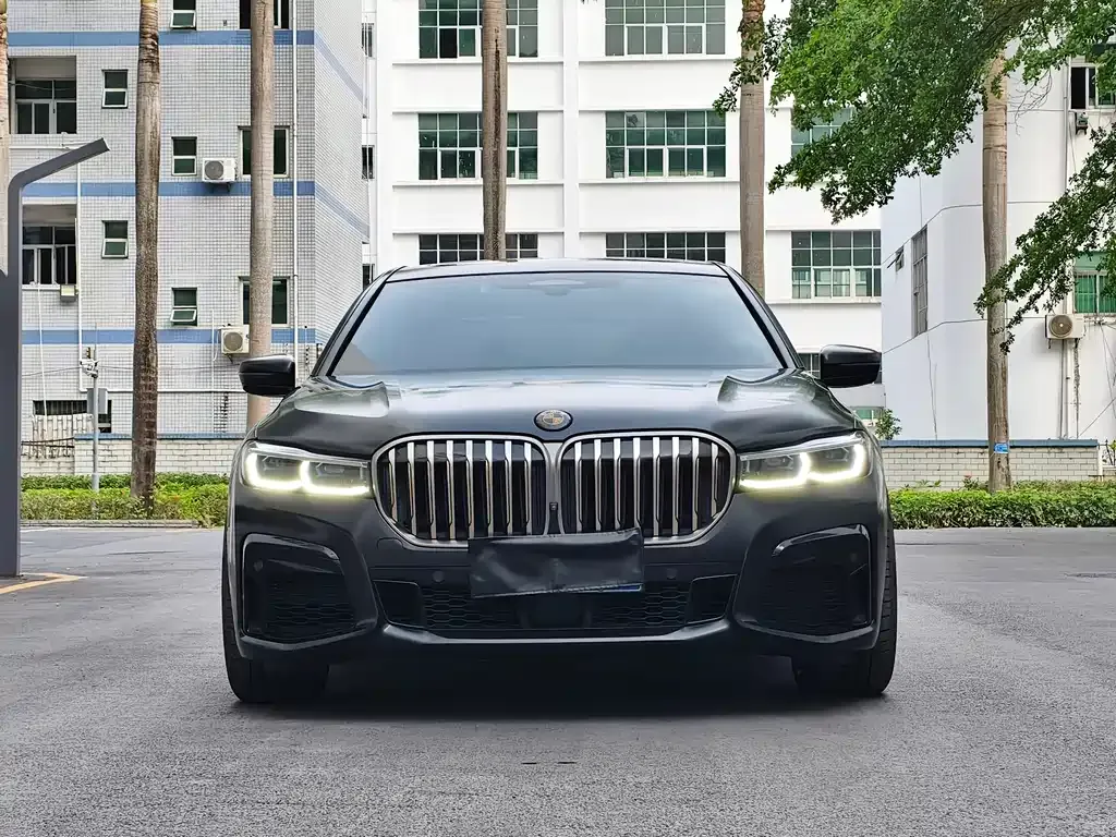 BMW 7 Series — фото 4