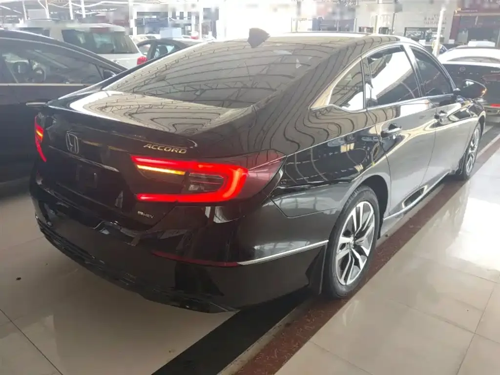 Honda Accord — фото 5