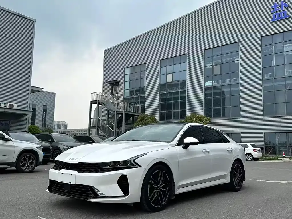 Kia K5 2021 из CN, фото 1