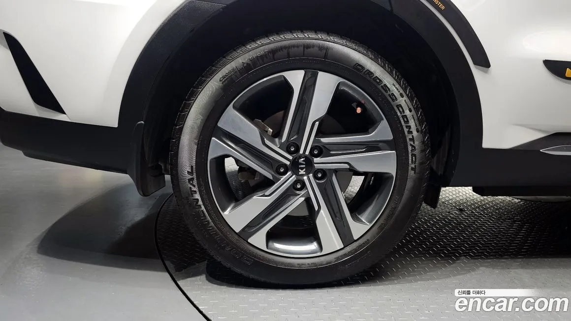 Kia Sorento — фото 6