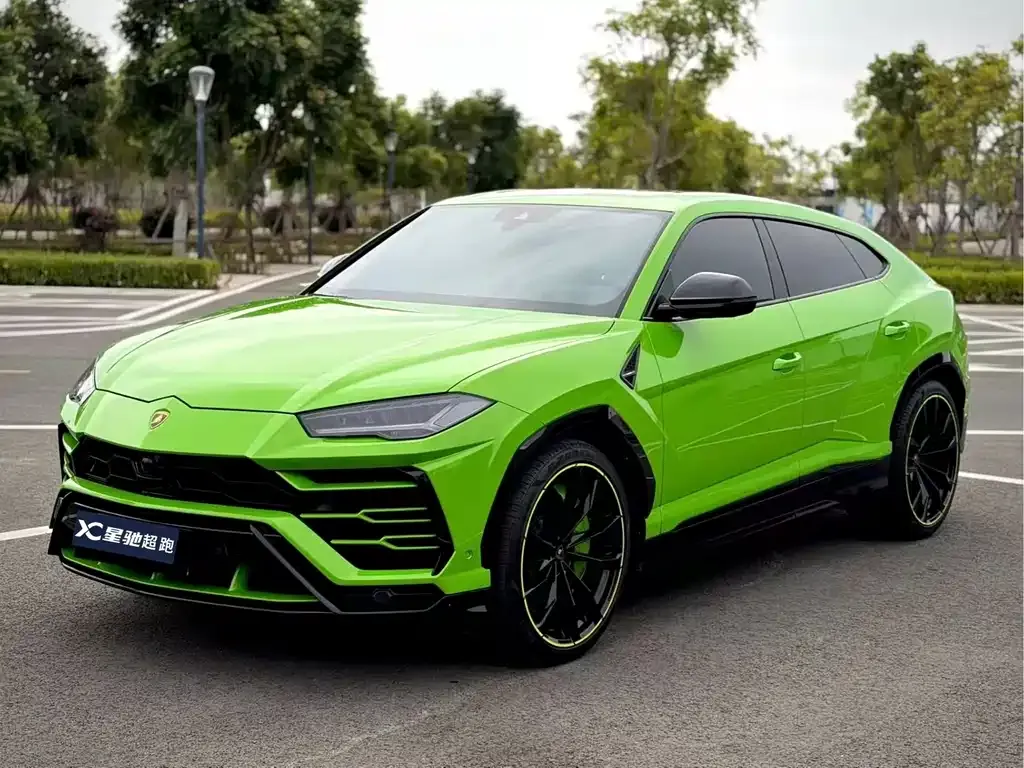 Lamborghini Urus — фото 1