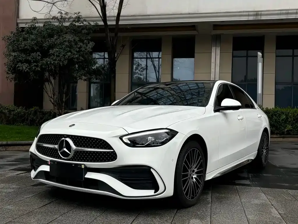Mercedes-Benz C-Class — фото 1