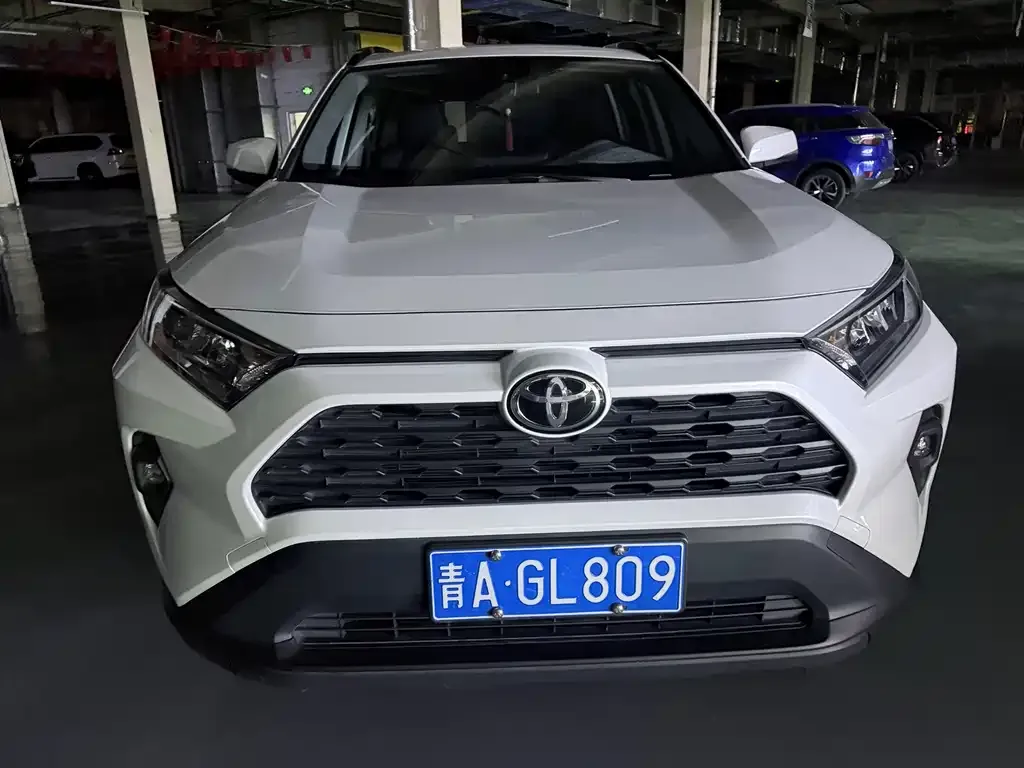 Toyota RAV4 2023 из CN, фото 5