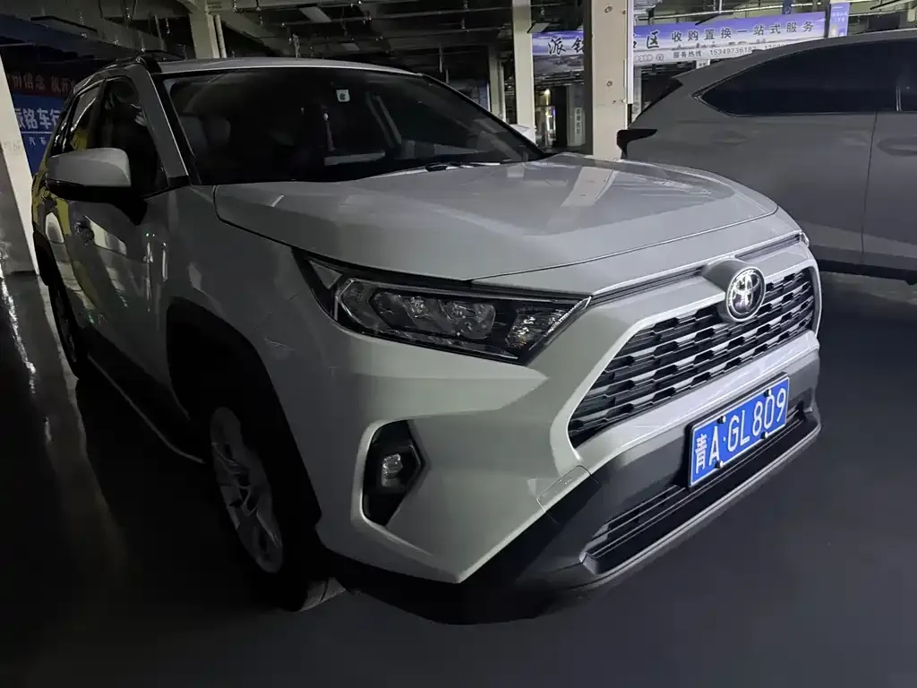 Toyota RAV4 2023 из CN, фото 9