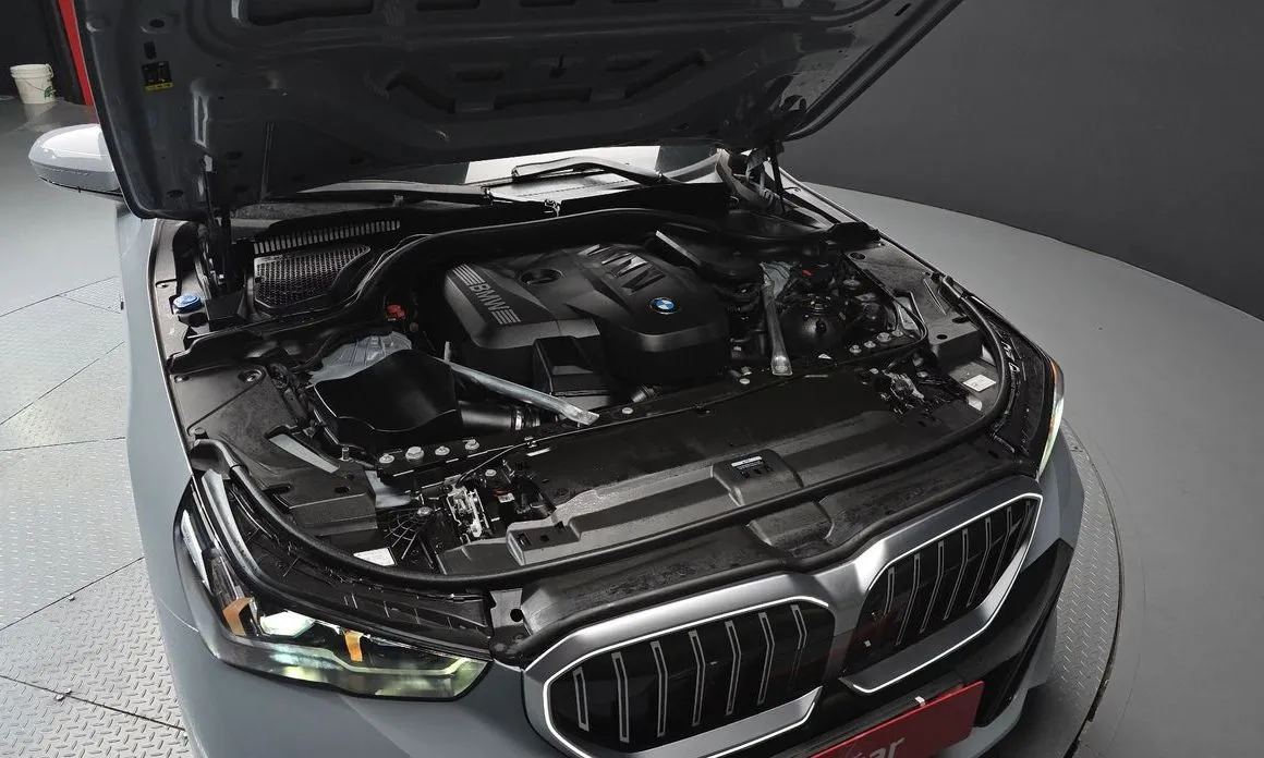 BMW 5-Series 2025 из KR, фото 8