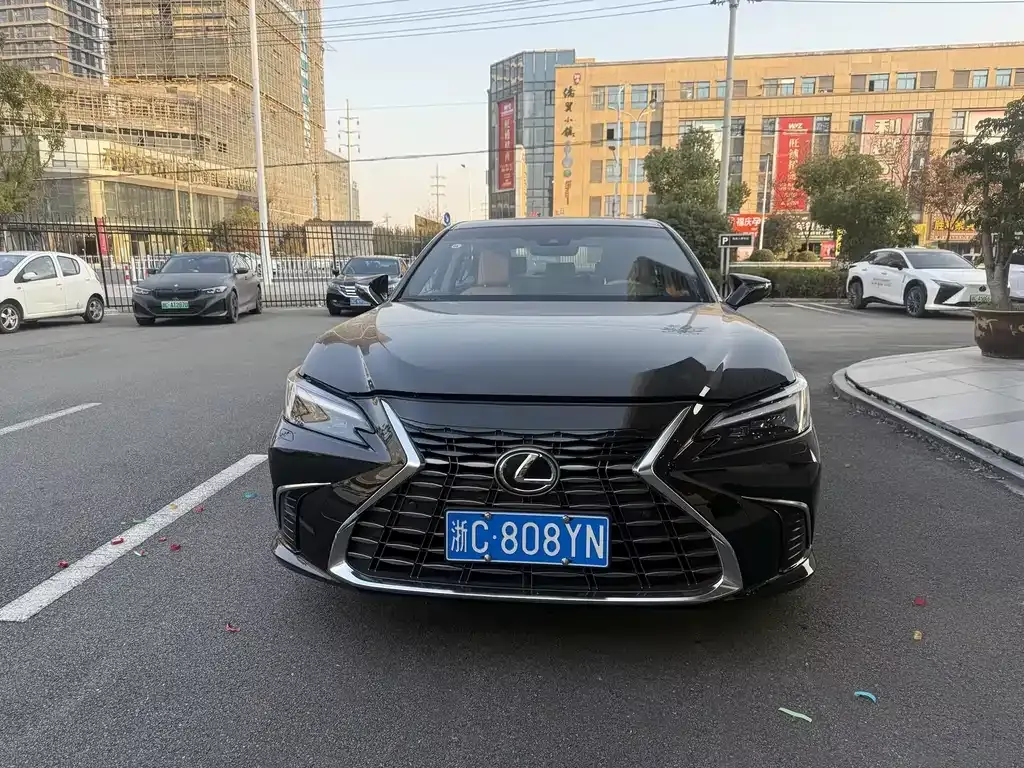 Lexus ES 2025 из CN, фото 7
