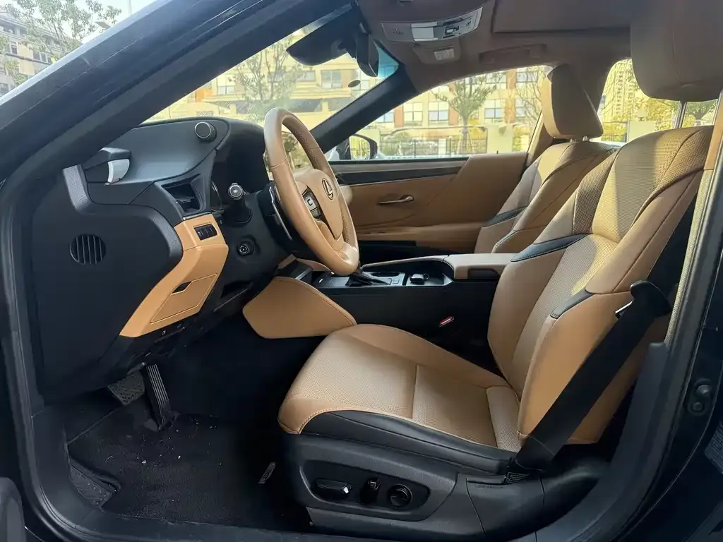 Lexus ES 2025 из CN, фото 3