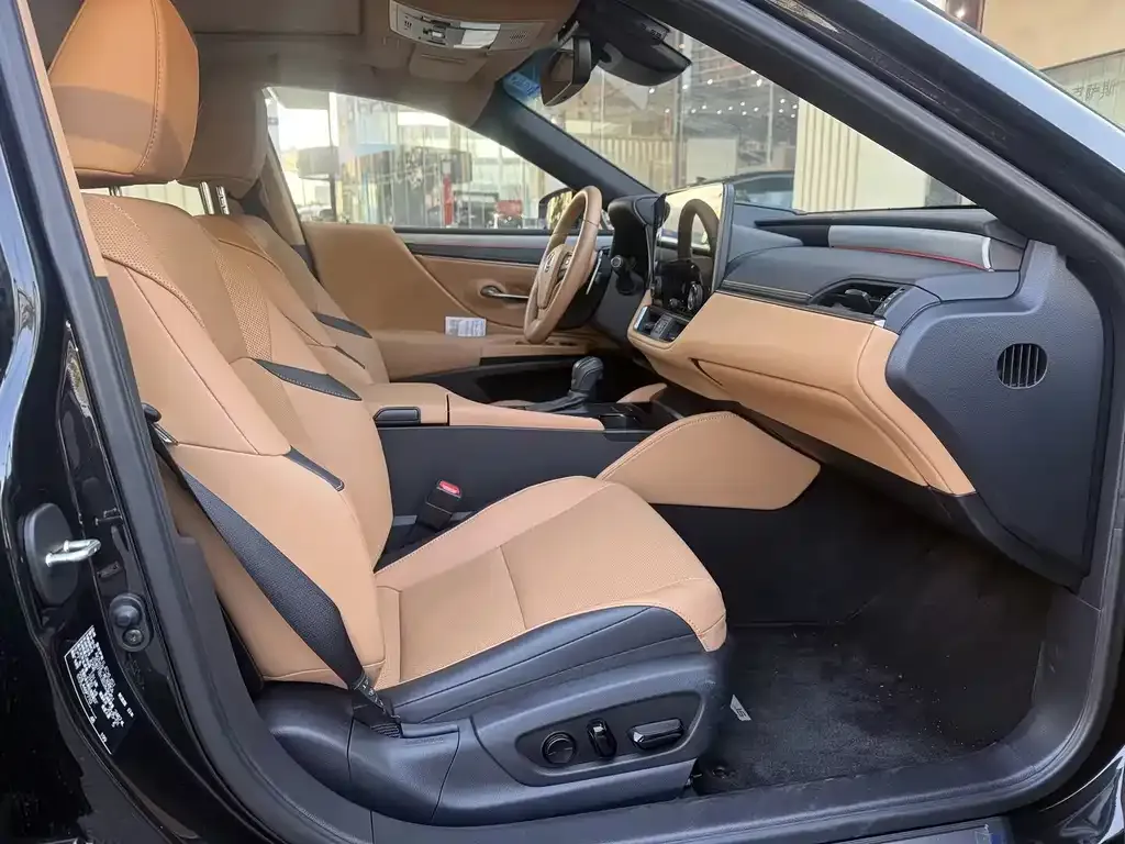 Lexus ES 2025 из CN, фото 4