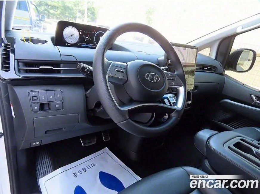 Hyundai Staria 2023 из KR, фото 3
