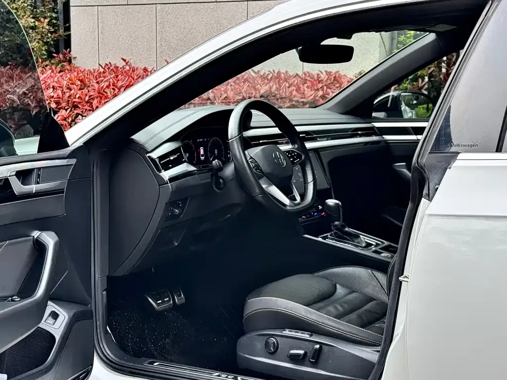 Volkswagen CC 2022 из CN, фото 5