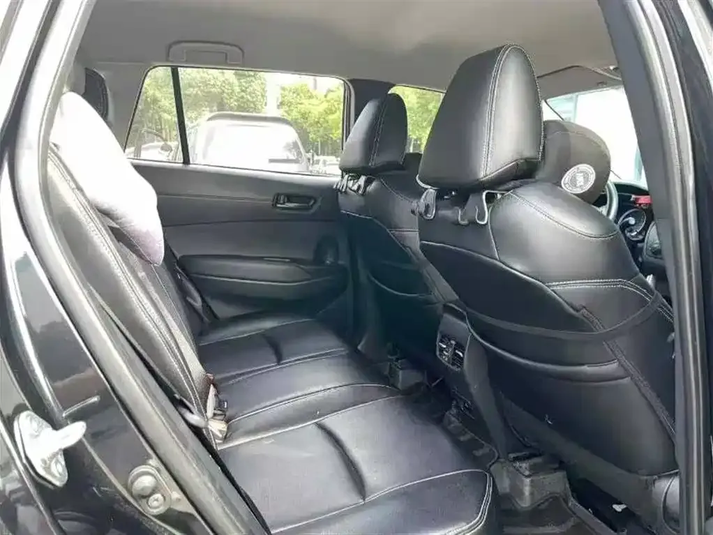 Toyota Corolla Cross 2023 из CN, фото 3