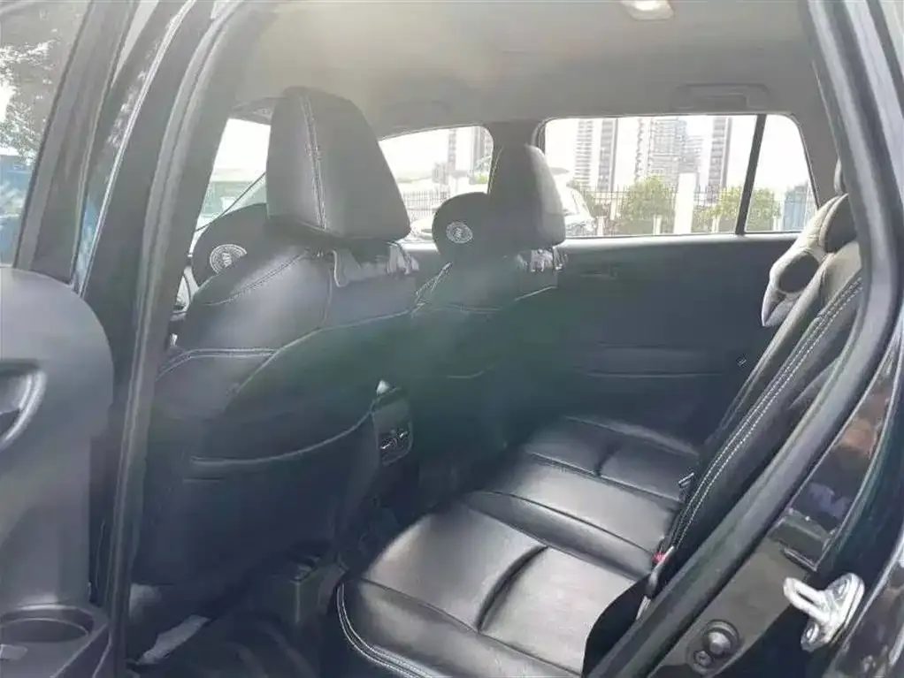 Toyota Corolla Cross 2023 из CN, фото 4