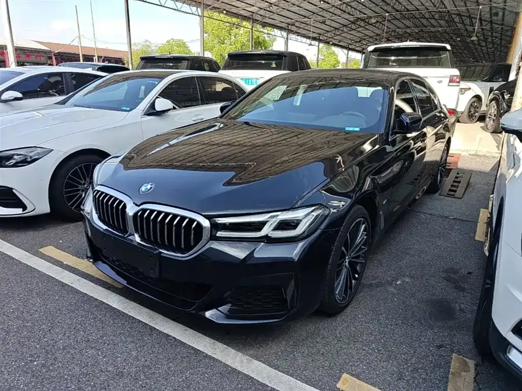 BMW 5 Series — фото 1