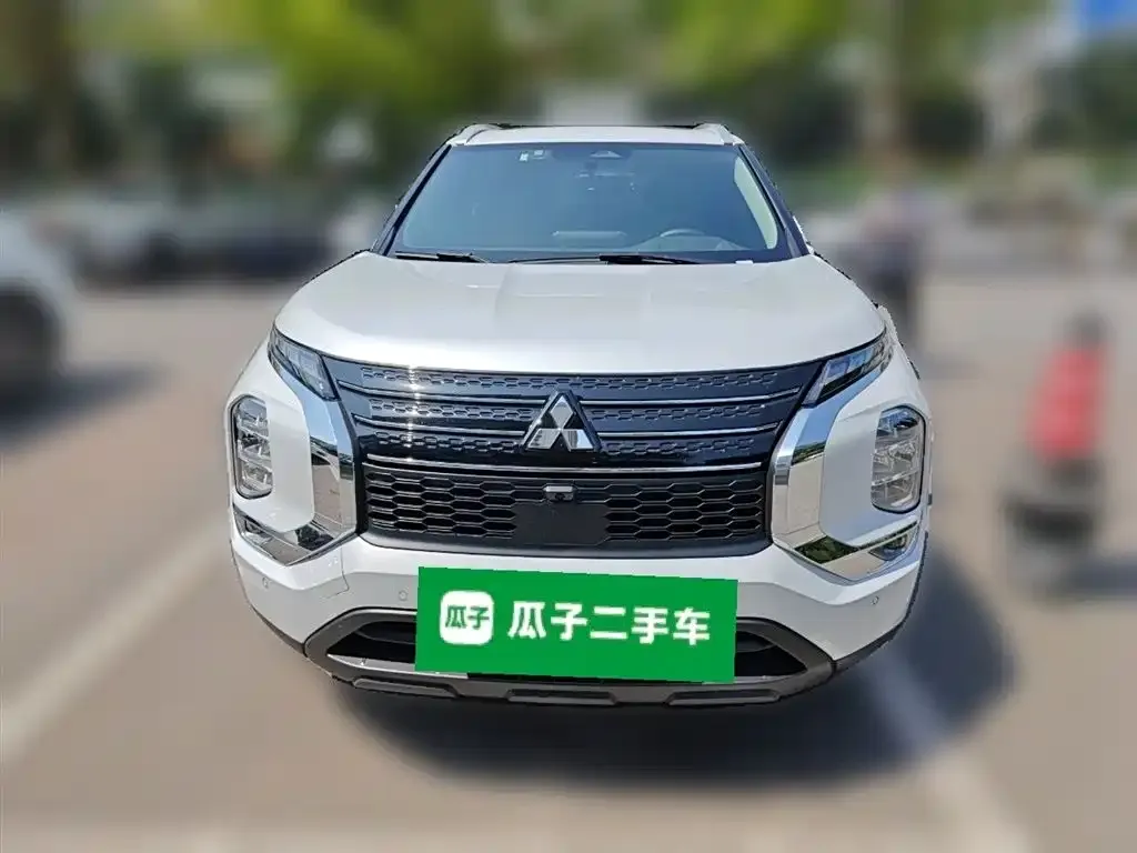 Mitsubishi Outlander 2023 из CN, фото 7