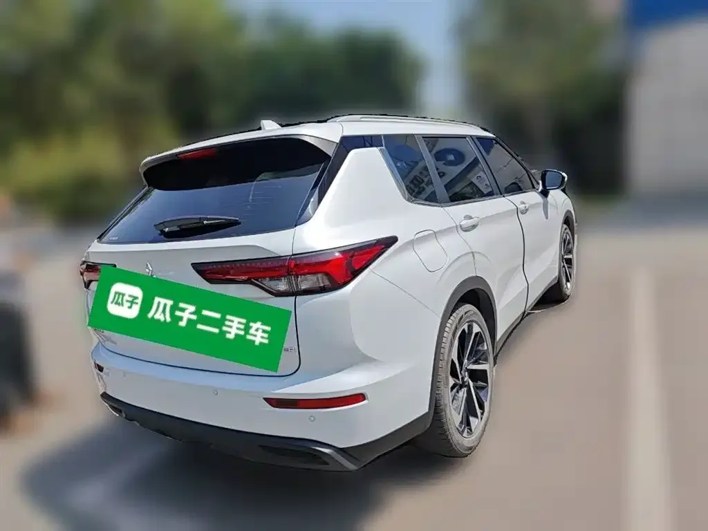 Mitsubishi Outlander 2023 из CN, фото 8
