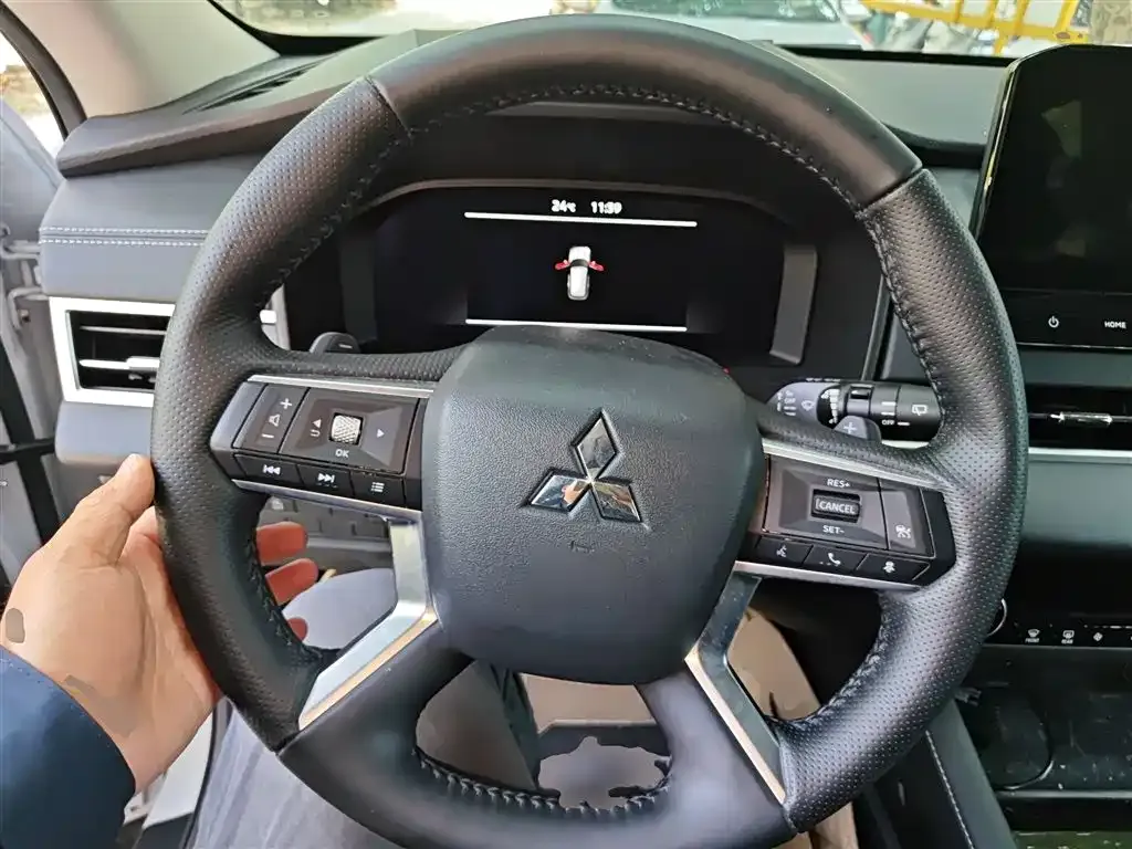 Mitsubishi Outlander 2023 из CN, фото 10