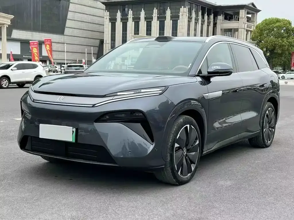 BYD Tang L — фото 1