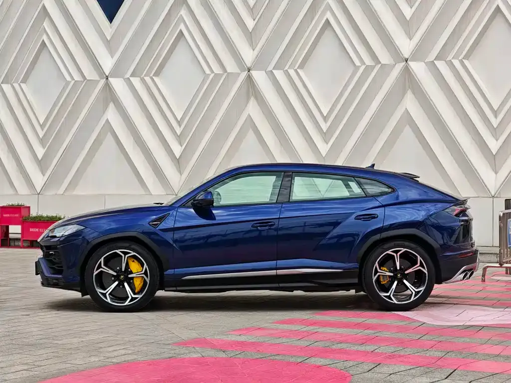 Lamborghini Urus — фото 6