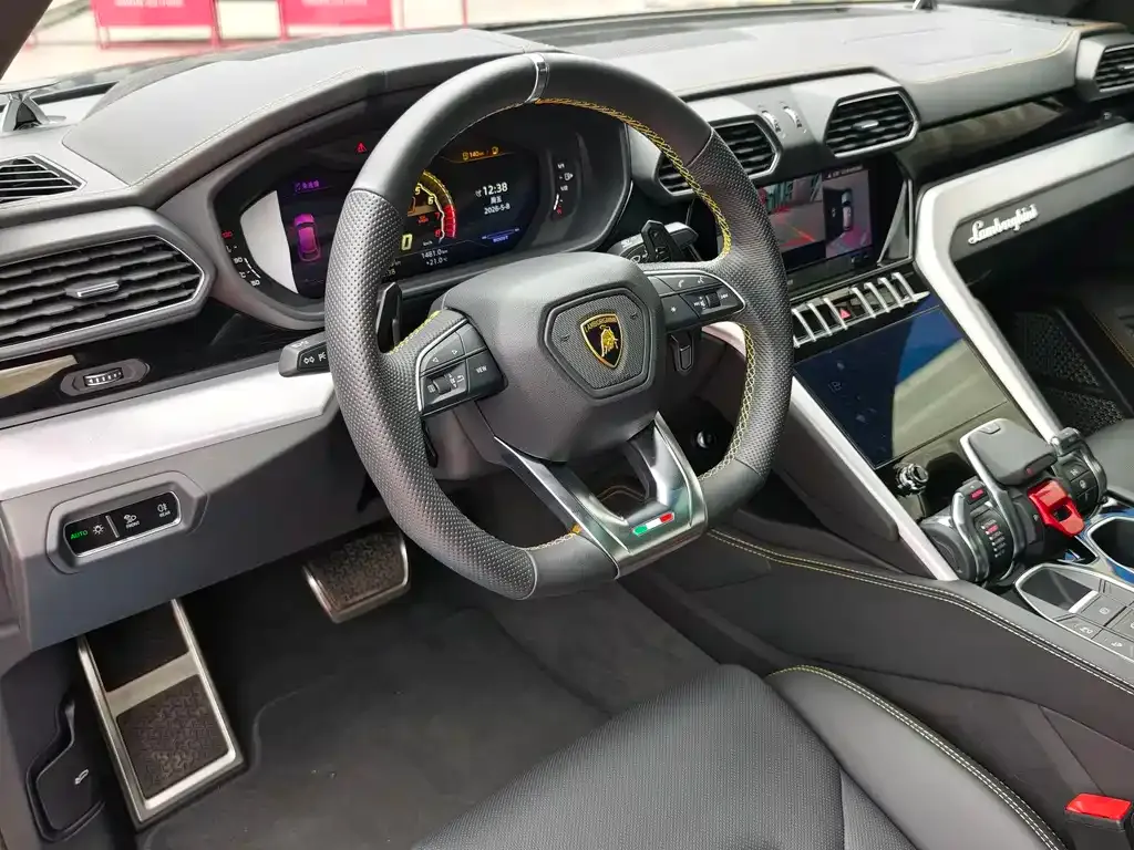 Lamborghini Urus — фото 7
