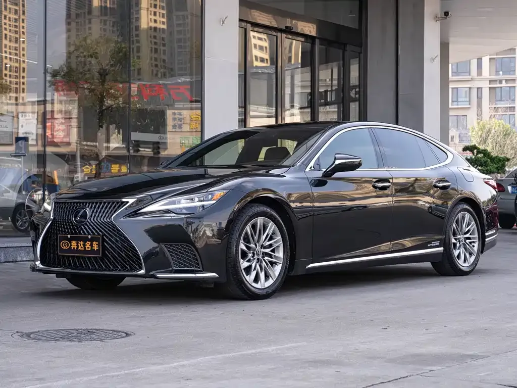 Lexus LS — фото 1