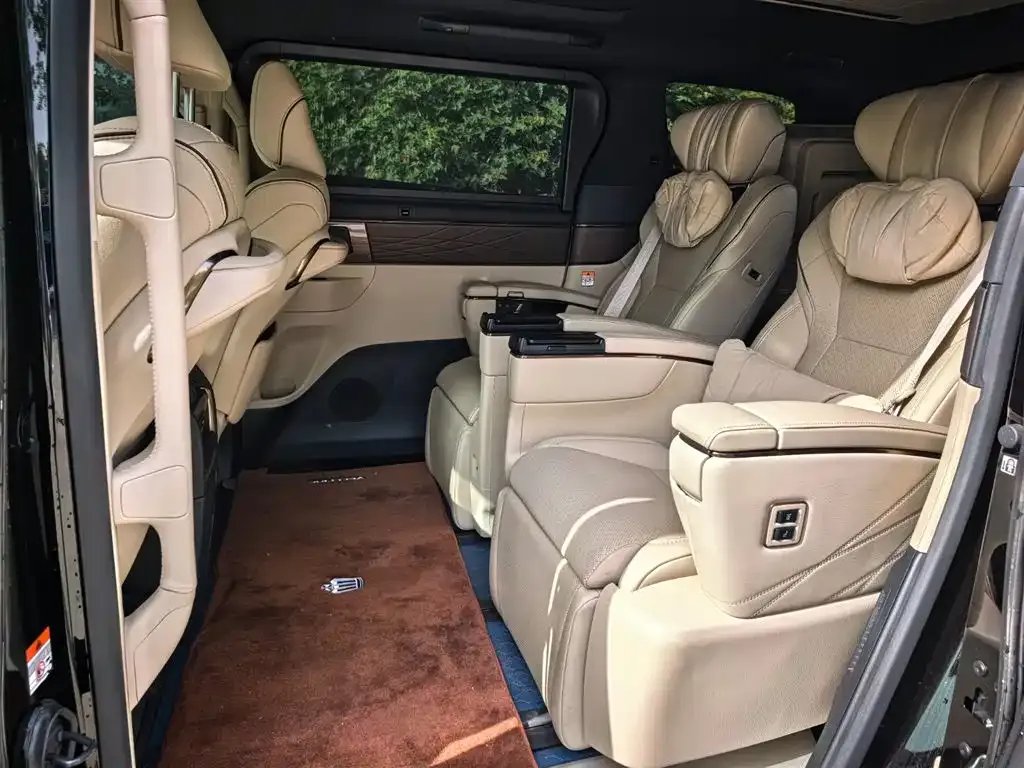 Toyota Vellfire — фото 2