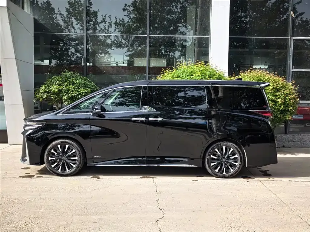 Toyota Vellfire — фото 7