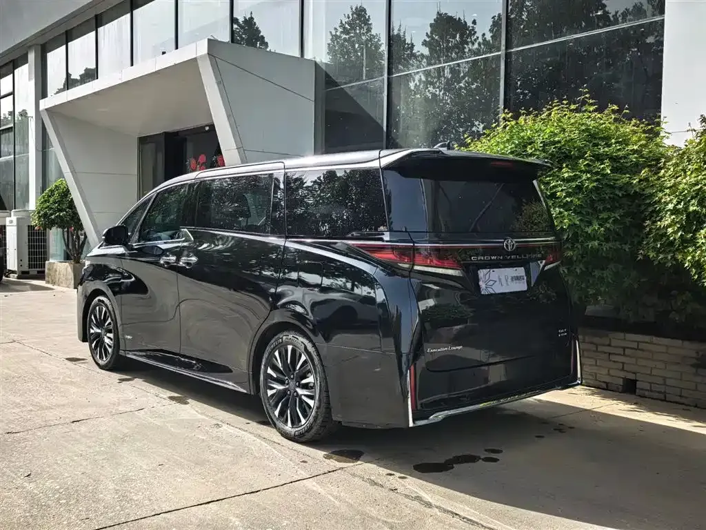 Toyota Vellfire — фото 9