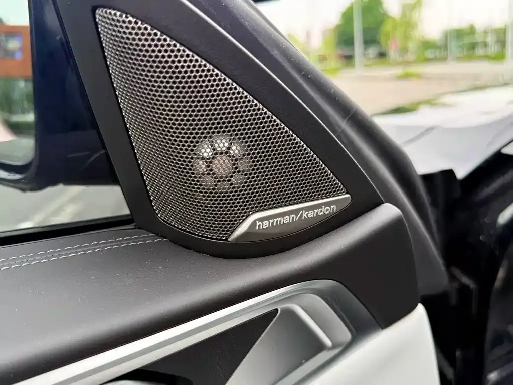 BMW M4 2025 из CN, фото 2