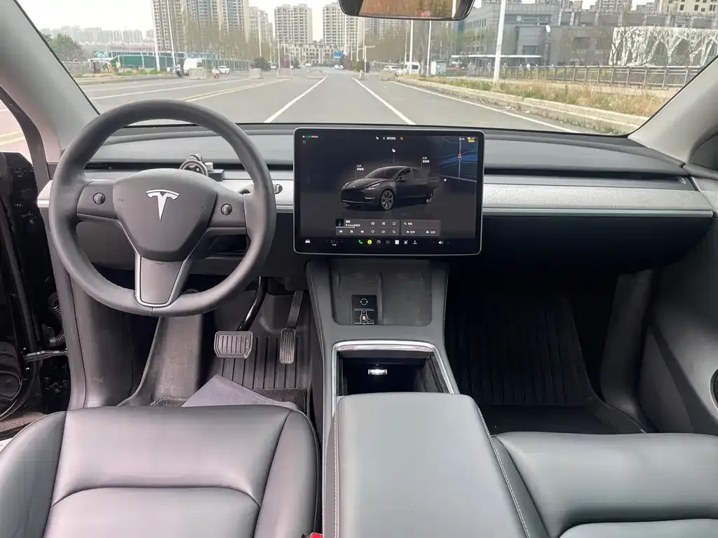 Tesla Model Y — фото 4