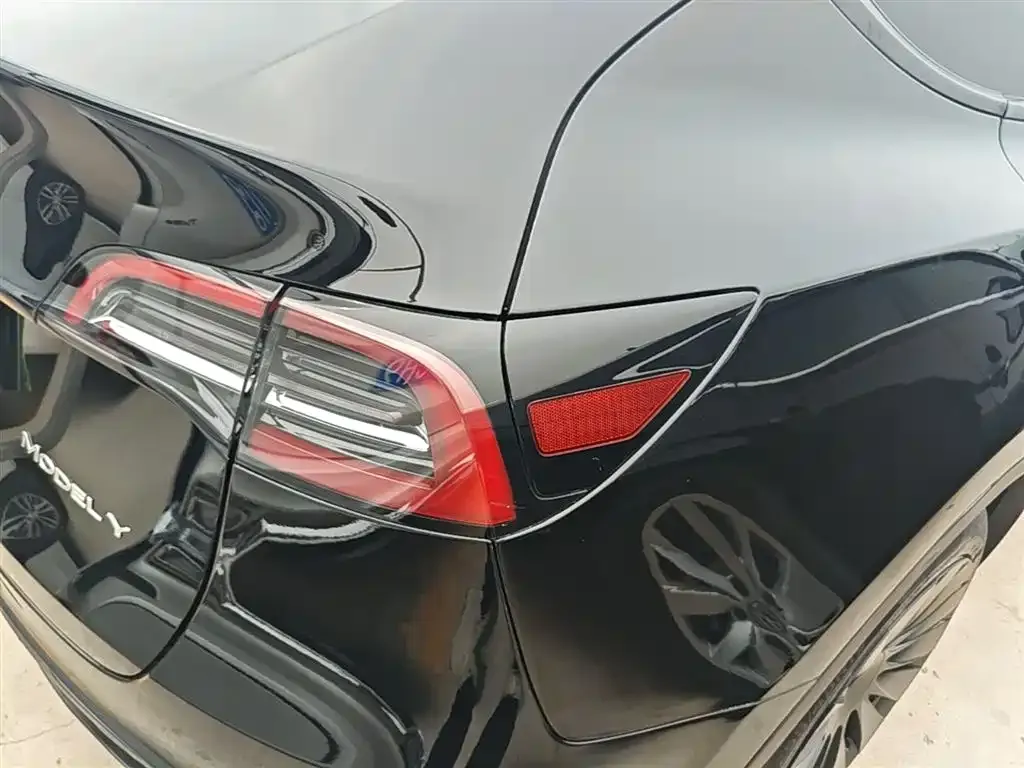 Tesla Model Y 2024 из CN, фото 2