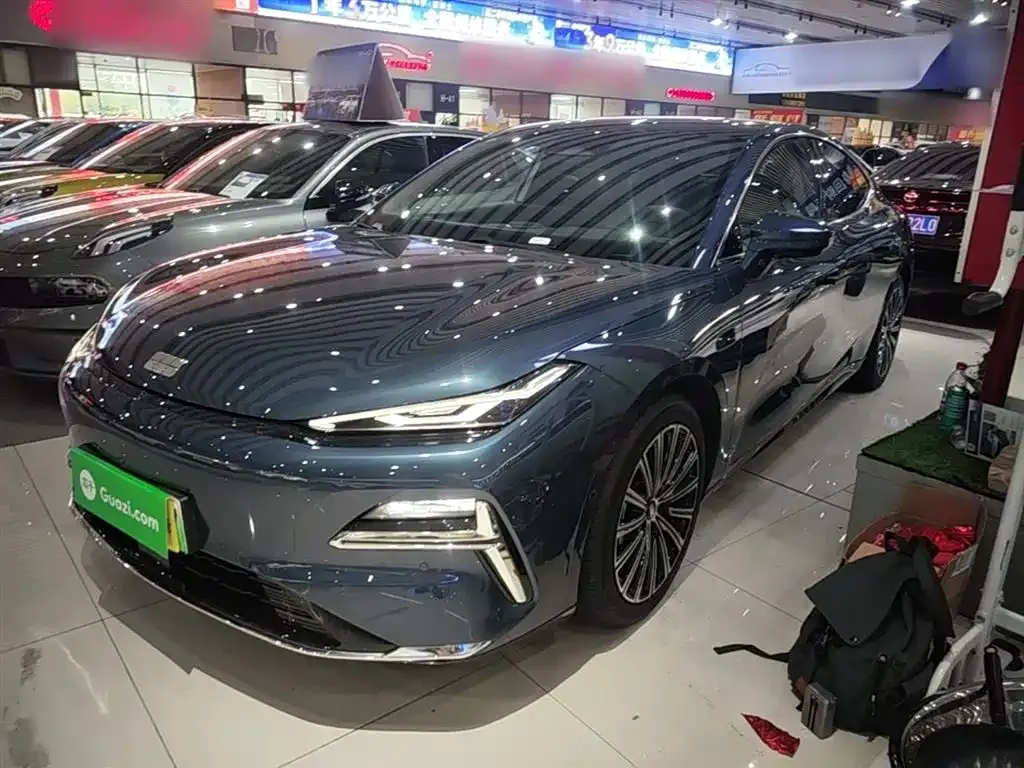 Geely Galaxy Xingyao 8 2025 из CN, фото 1