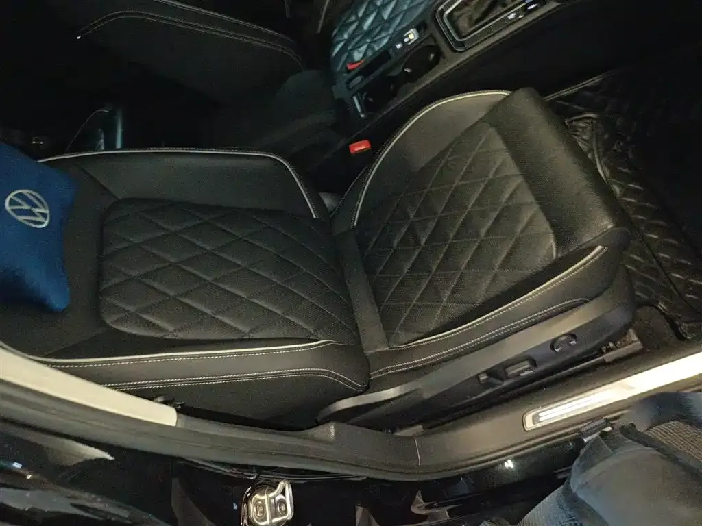 Volkswagen Magotan GTE PHEV 2023 из CN, фото 4