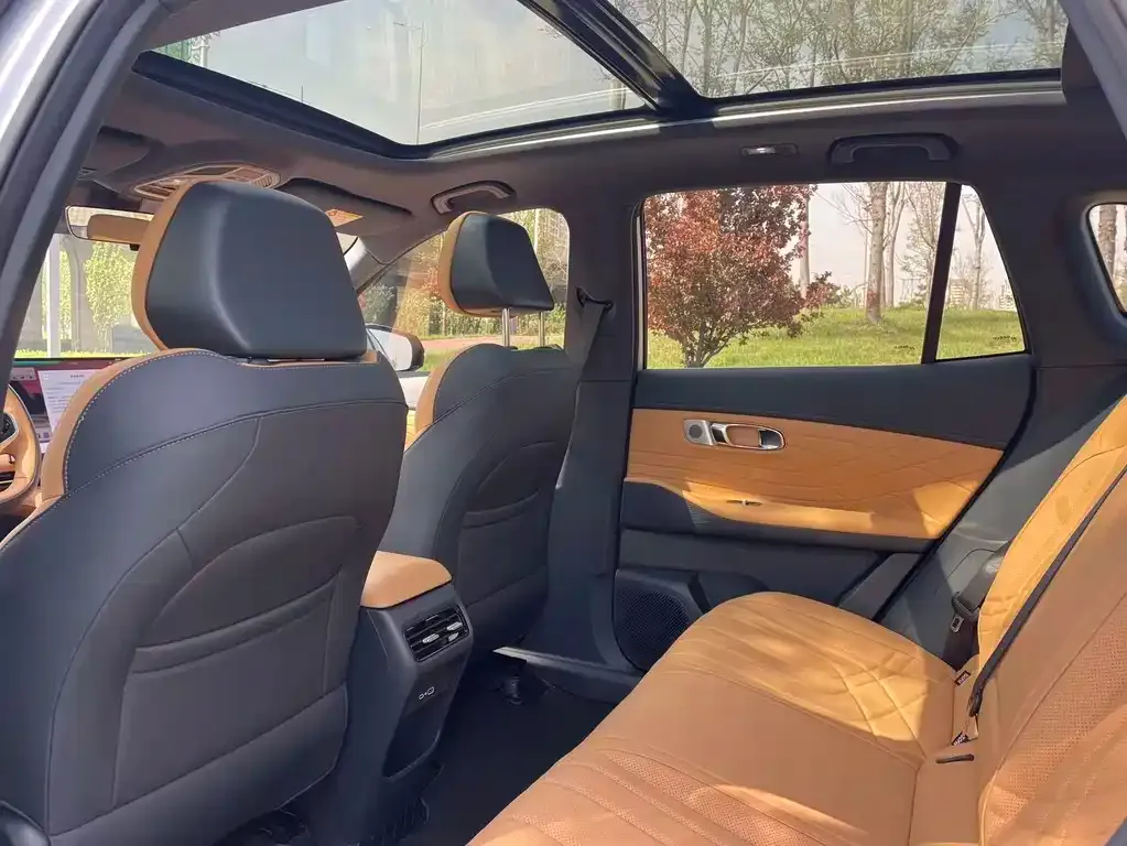 Geely Galaxy Xingjian 7 2025 из CN, фото 2