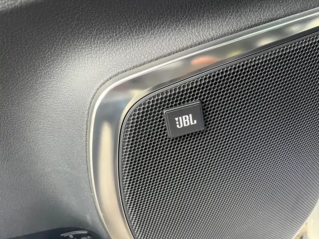 Toyota Vellfire — фото 8