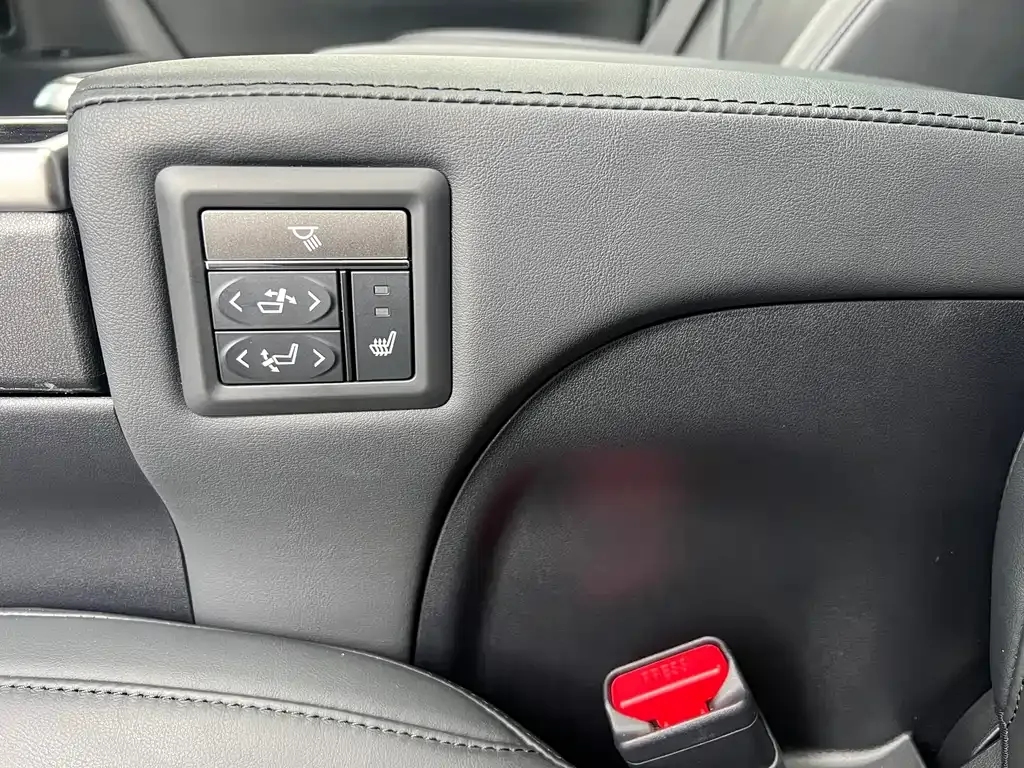 Toyota Vellfire — фото 6