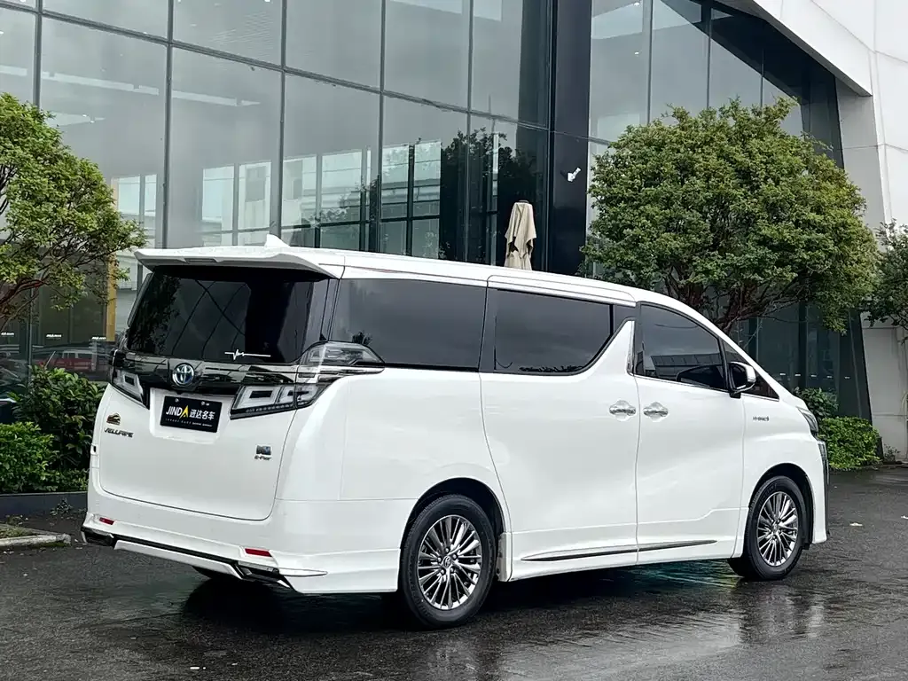 Toyota Vellfire — фото 4