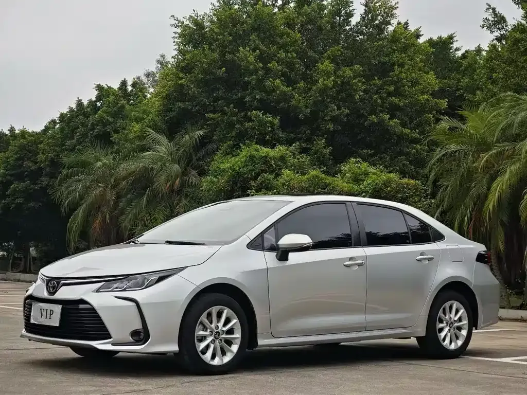 Toyota Corolla — фото 1